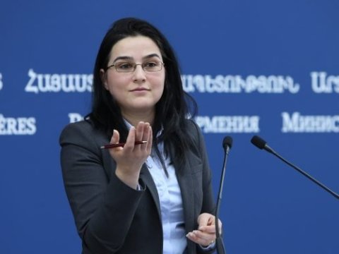 Anna Naqdalyan da istefa ərizəsini YAZDI