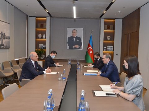 Ceyhun Bayramov yeni səfiri qəbul etdi