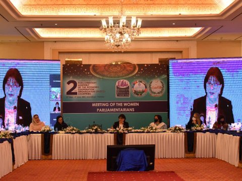 Milli Məclisin spikeri Qadın Parlamentarilərin iclasına sədrlik edib