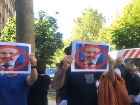 Paşinyan Parisdə etirazlarla qarşılandı – FOTO