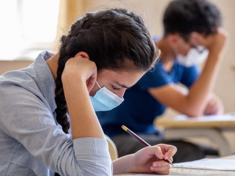 Bu gün 20 mindən çox şagirdi buraxılış imtahanı verəcək