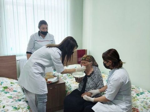 Gədəbəydə tövlədə saxlanılan qadın nəzarətə götürüldü - FOTO