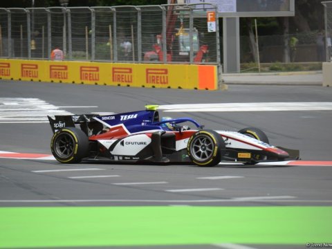 Bakıda Formula 1 sərbəst yürüşünə start verildi