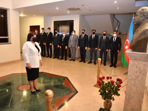 Sahibə Qafarova Azərbaycanın Pakistandakı səfirliyində olub