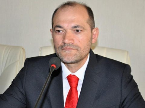 Razi Nurullayev: “Ölkə yağlı əppəkdir, daraşıb talayırlar!”