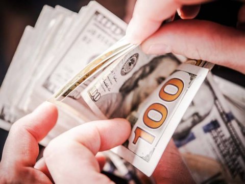 Bakıda 30,6 milyon dollarlıq hərrac keçirildi 