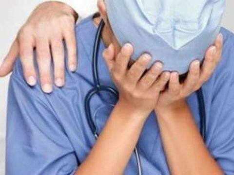 İşçilərin maaşını mənimsəyən baş həkim həbs olundu