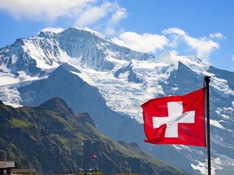 İsveçrə Putin-Bayden görüşünə görə bu addımı atacaq