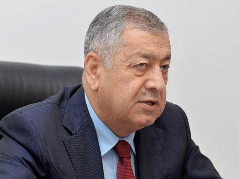 Vahid Əhmədov da əlilliklə bağlı yeni qanun layihəsinə qarşı çıxdı: nazir özü gəlib məruzə etsin!  