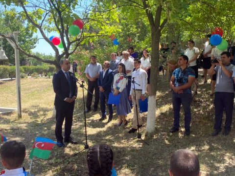 Nazir Tap Qaraqoyunludakı “Son zəng”dən FOTO paylaşdı - YEBİLƏNİB