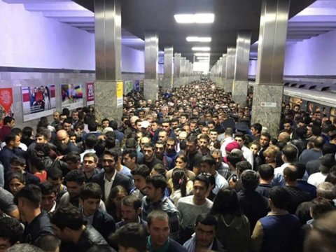 Bakı metrosunda problem yarandı 