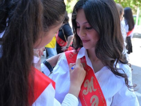 Məzunları ən az və ən çox olan məktəblər  - ÖZƏL