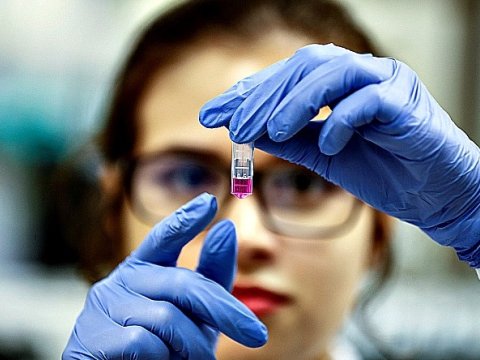Koronavirus düşdüyü səthdə bir neçə gün yaşayır