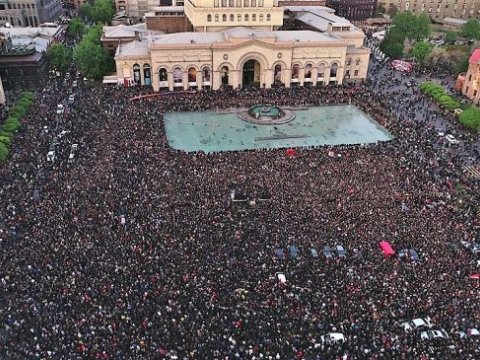 Ermənistanda burulğan öncəsi “sükut” – Paşinyan “Qarabağ klanı” ilə həlledici DÖYÜŞƏ ÇIXIR