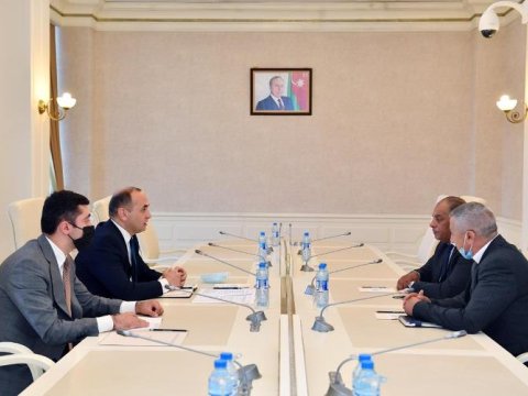 Deputat səfirlə Azərbaycan-Misir münasibətlərini müzakirə etdi 