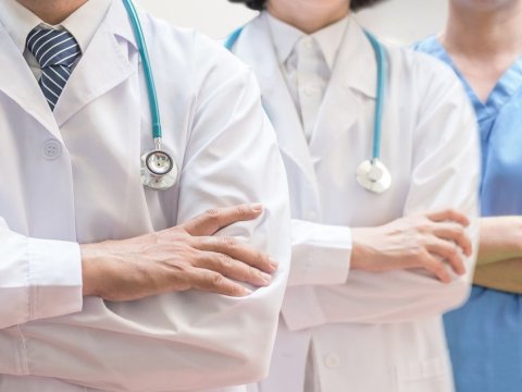 Azərbaycanda həkimlərin yerdəyişməsinə icazə veriləcək