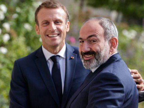 Makron da Paşinyanı TƏBRİK ETDİ