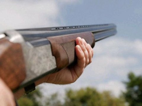 Su üstündə qonşusunu güllələyən şəxsə cinayət işi açıldı