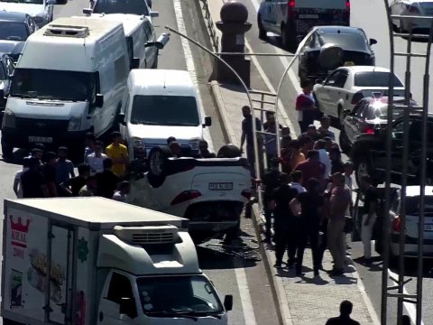 Babək prospektindəağır qəza - yoldatıxac yarandı 