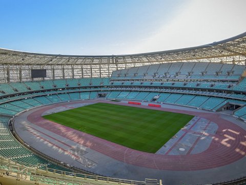 Futbola öz avtomobilində gələnlərin maşını müvəqqəti duracağa APARILACAQ