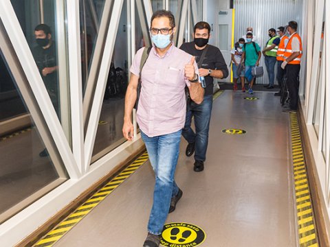 Səhiyyə Nazirliyi xaricə gedənlərə müraciət etdi