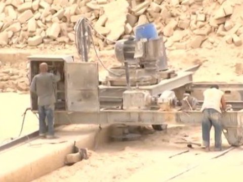 Daş karxanasında növbəti faciə - fəhləni cərəyan vurdu