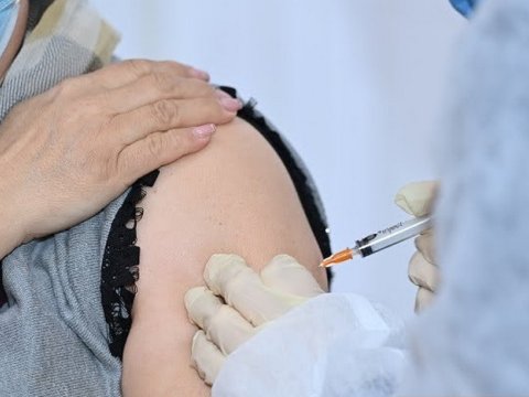 Məhkumların 98 faizinə vaksin VURULUB