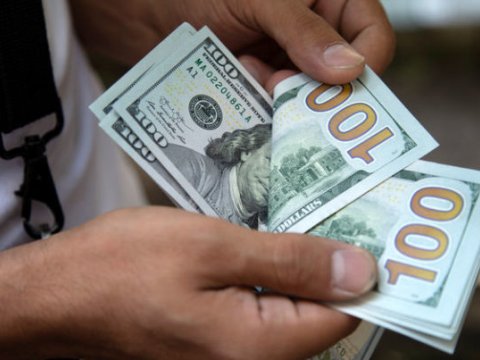 Dolların satışına limit qoyulub? - Mərkəzi Bank məsuliyyətdən yayınır