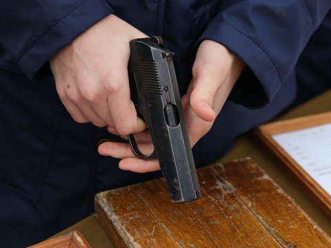 Bakıda Polis rəisi özünü GÜLLƏLƏDİ  