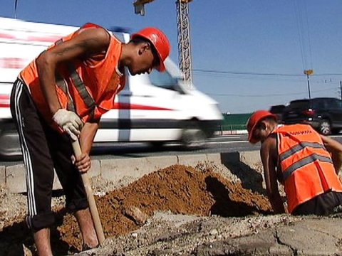 Hansı sahibkarlar işçiləri isti havalarda işlədiblər? - Nazirlikdən AÇIQLAMA 
