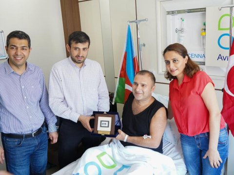 Bayraktar Türkiyədə müalicə alan qazilərimizi ziyarət etdi - FOTOLAR