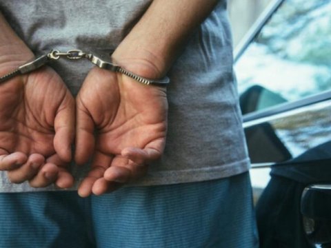 Avtomobil nəzarətçisi narkotik satırmış