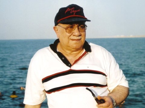 Unudulan deputatlar - Qardaşından prezidentliyə namizəd olduğuna görə küsən məşhur YAZIÇI… 