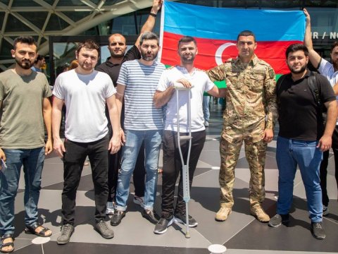 Türkiyəyə göndərilən daha 6 qazimiz sağalaraq Vətənə döndü