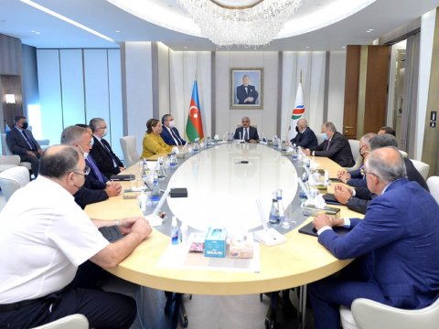 Rövnəq Abdullayev işdən çıxarılan vitse-prezidentləri YOLA SALDI