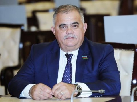 “O, qələbənin sevincini öz əsgərləri ilə birlikdə yaşayan generaldır”