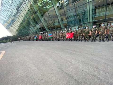 FHN-nin 100 əməkdaşı Türkiyəyə yola düşdü - FOTOLAR