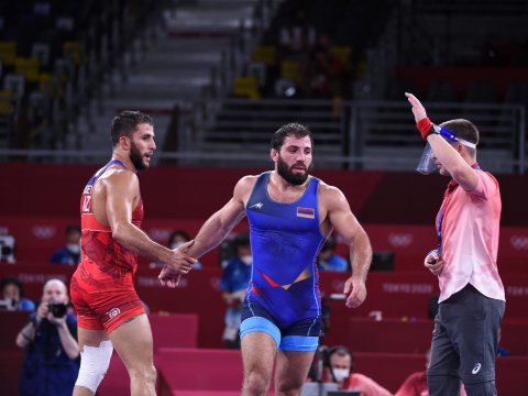 Erməniyə qalib gələn güləşçimizin FOTOLARI