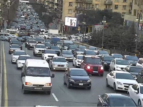 Paytaxt yollarında sıxlıq var