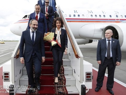 Paşinyan İrana getdi