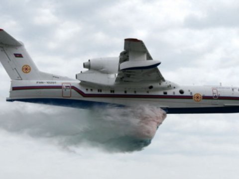 Amfibiya təyyarəmiz yanğın sahələrinə 165 ton su səpib