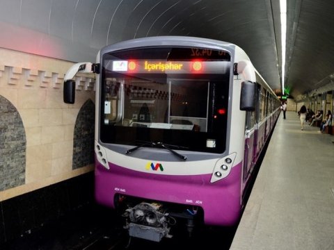 Qatar yoluna düşən qadının kimliyi məlum oldu