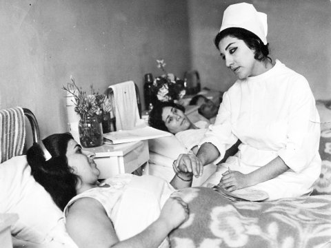 Bir şəklin tarixçəsi: Mama-ginekoloq işləyən FLORA KƏRİMOVA