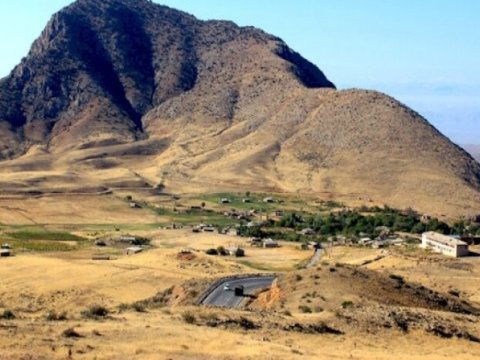 Ermənişünas alim: “Arazdəyən tarixi Azərbaycan torpağıdır”