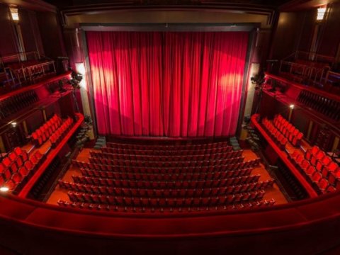 Nazirlikdən teatrların açılması ilə bağlı suallara CAVAB