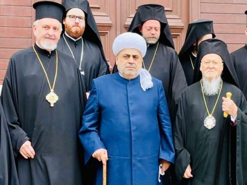 Qabil və Şeyxülislam - biri yeyib-içən, digəri namazqılan…