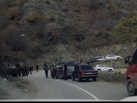 Azərbaycan hərbçiləri Qafan-Gorus yolunu bağlayıb