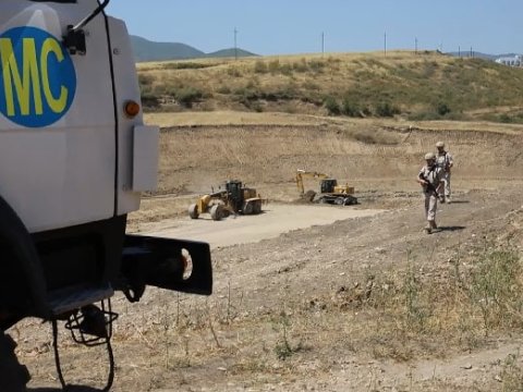 Sülhməramlılar Ağdərədə su anbarının tikintisinə nəzarət edir