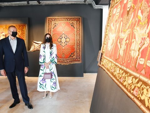 İlham Əliyev və Mehriban Əliyeva Şuşada açılan sərgilərdə - FOTOLAR