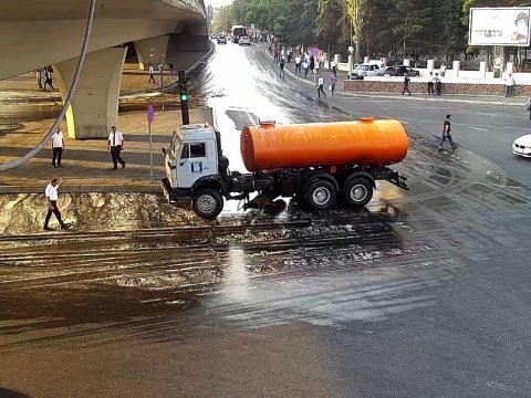 Bakıda yağa görə bağlanan yol açıldı - YENİLƏNİB